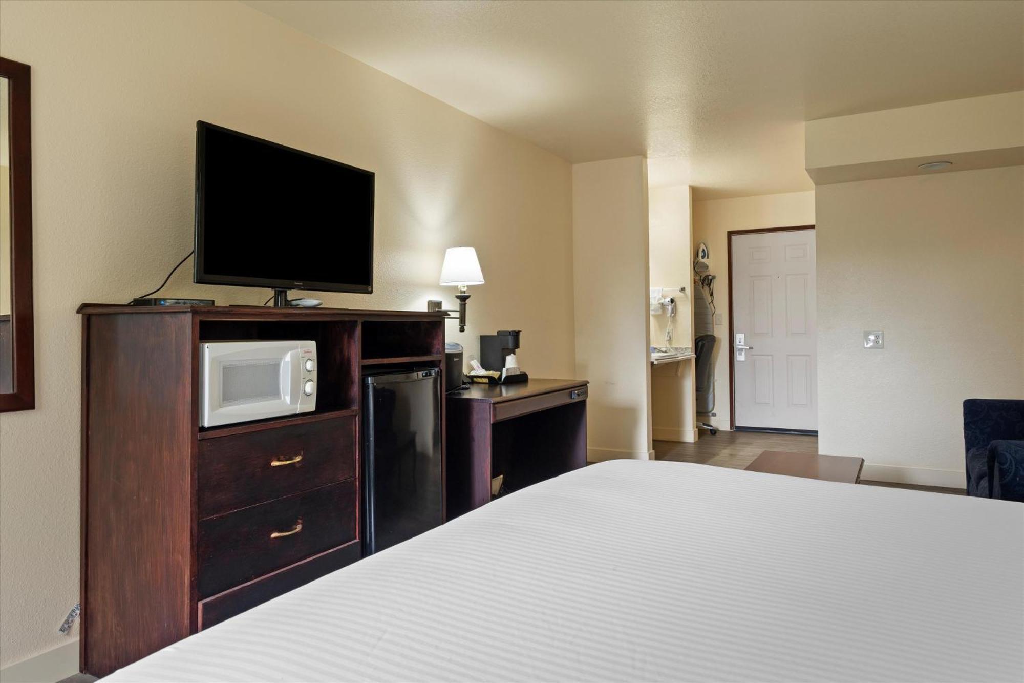 Quincy Inn And Suites エクステリア 写真