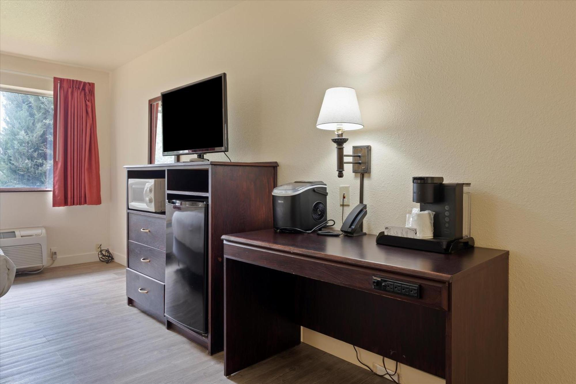 Quincy Inn And Suites エクステリア 写真