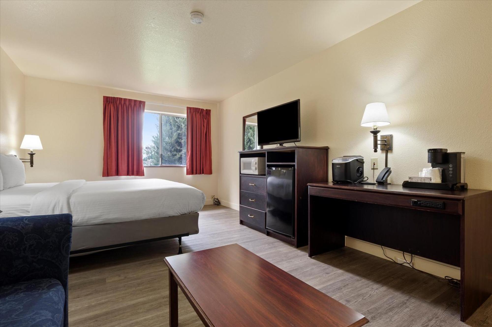Quincy Inn And Suites エクステリア 写真