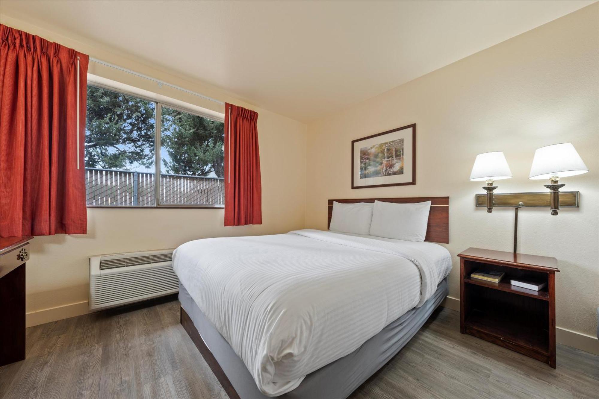 Quincy Inn And Suites エクステリア 写真