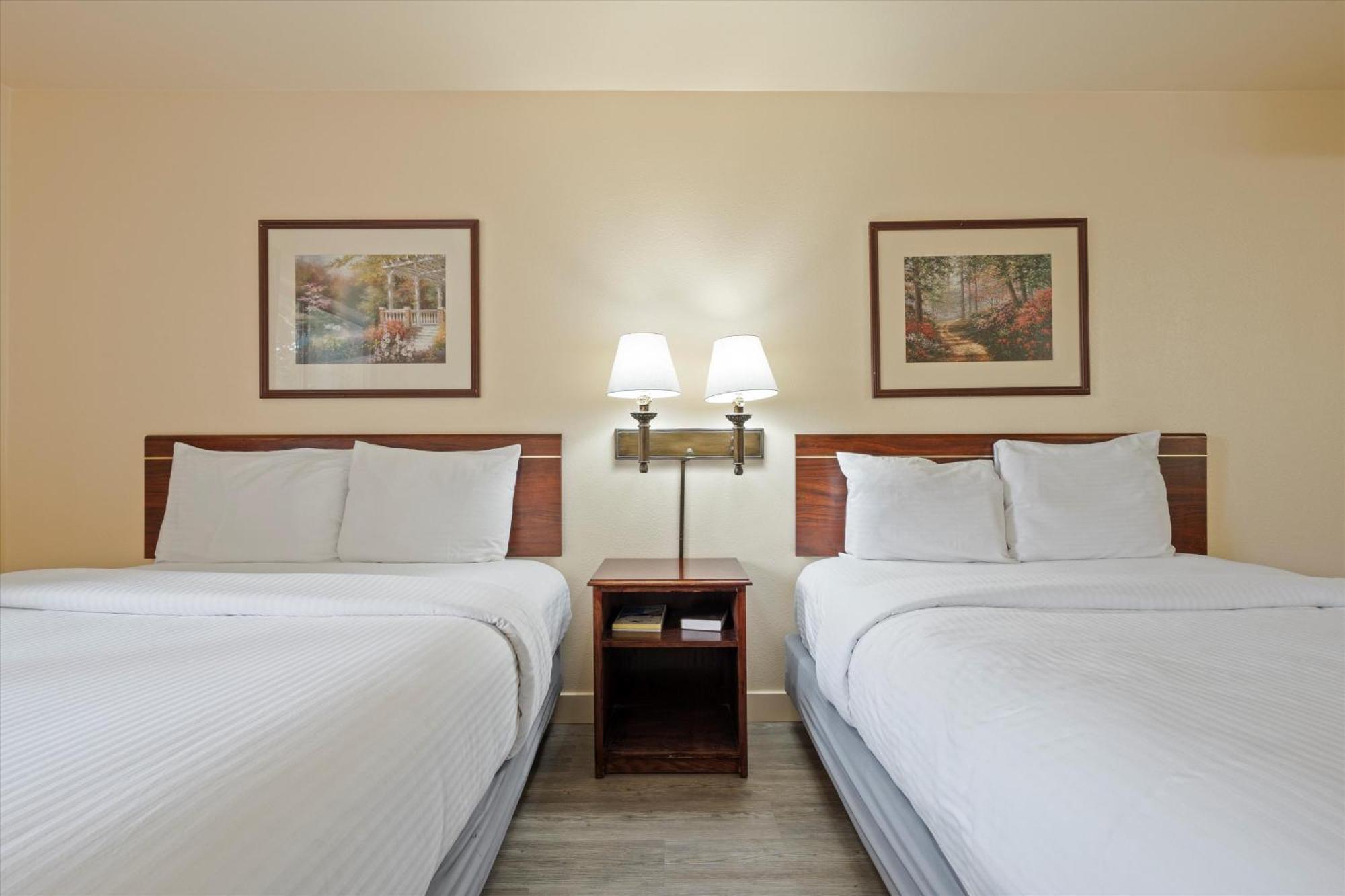 Quincy Inn And Suites エクステリア 写真