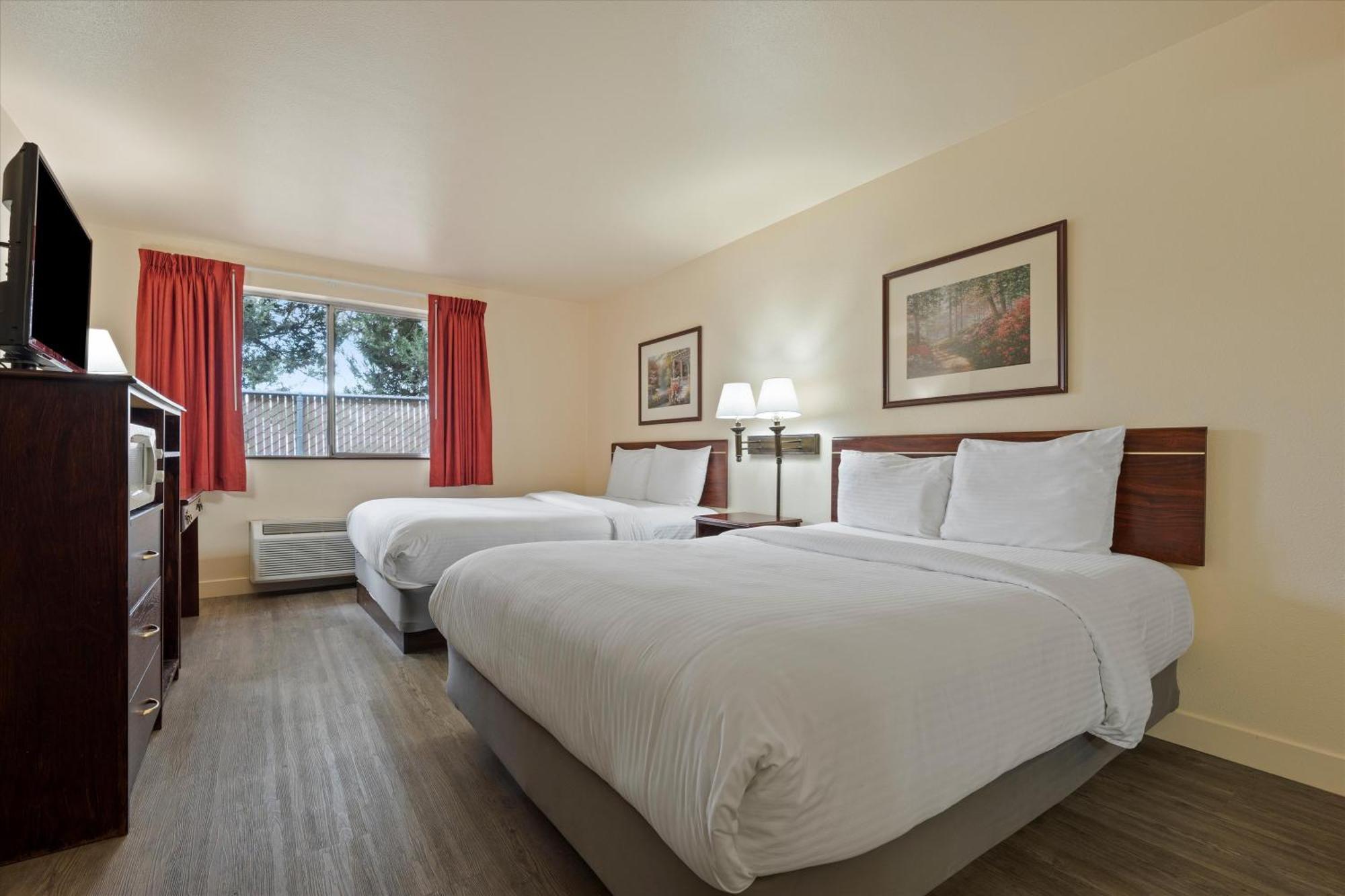Quincy Inn And Suites エクステリア 写真