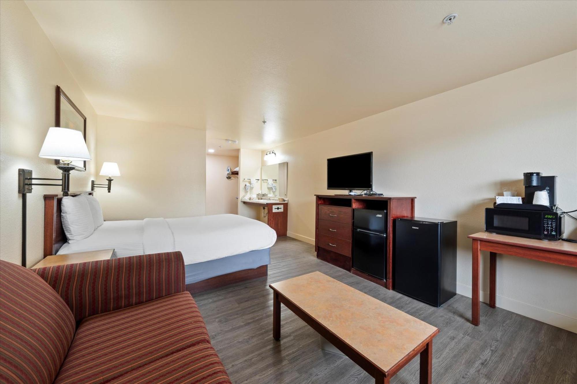 Quincy Inn And Suites エクステリア 写真