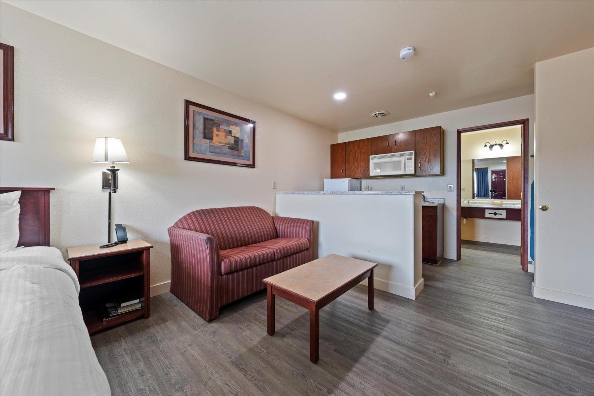 Quincy Inn And Suites エクステリア 写真