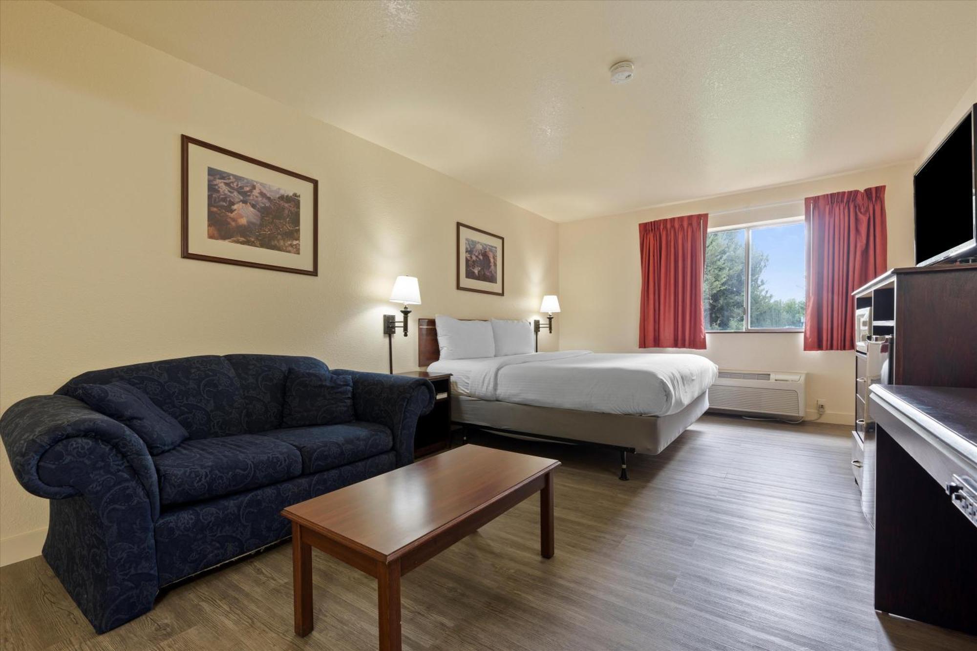 Quincy Inn And Suites エクステリア 写真
