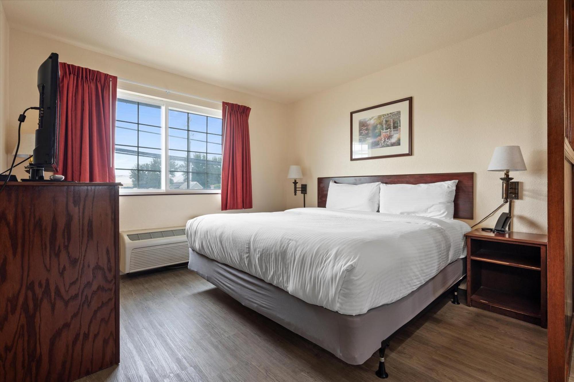 Quincy Inn And Suites エクステリア 写真